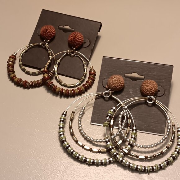 Boutique Lot of 2 women's multi-ring beaded dangle earrings - NWT - Picture 2 of 9